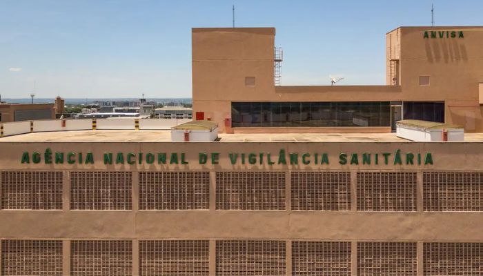 © Rafa Neddermeyer/Agência Brasil Anvisa proíbe lote falso de chá e suplementos inseguros para o consumo